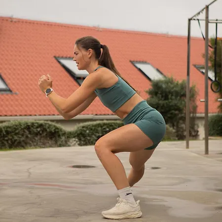 Lapoint Surf Camp 호스텔 *