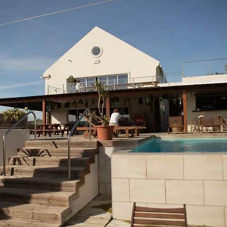 Lapoint Surf Camp * 에리세이라